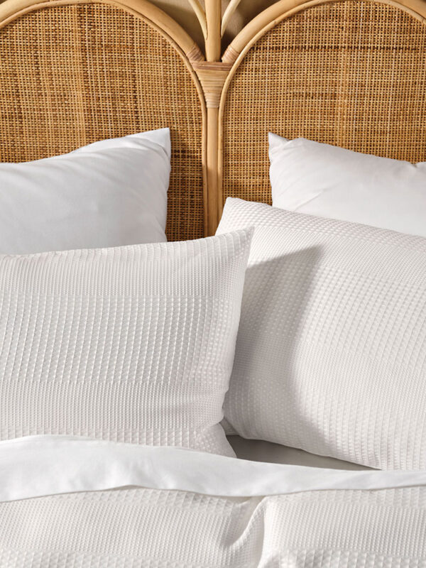 Derry Waffle White Duvet Cover Set – Linen House